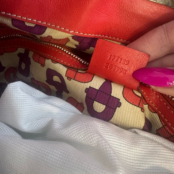 Gucci Red Tassel Shoulder Bag - Picture 9 of 10